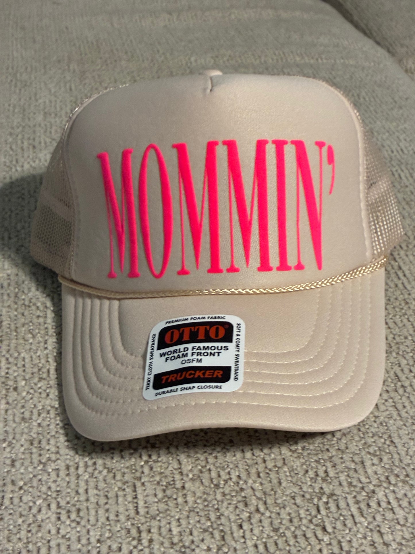 “Mommin’”- pink