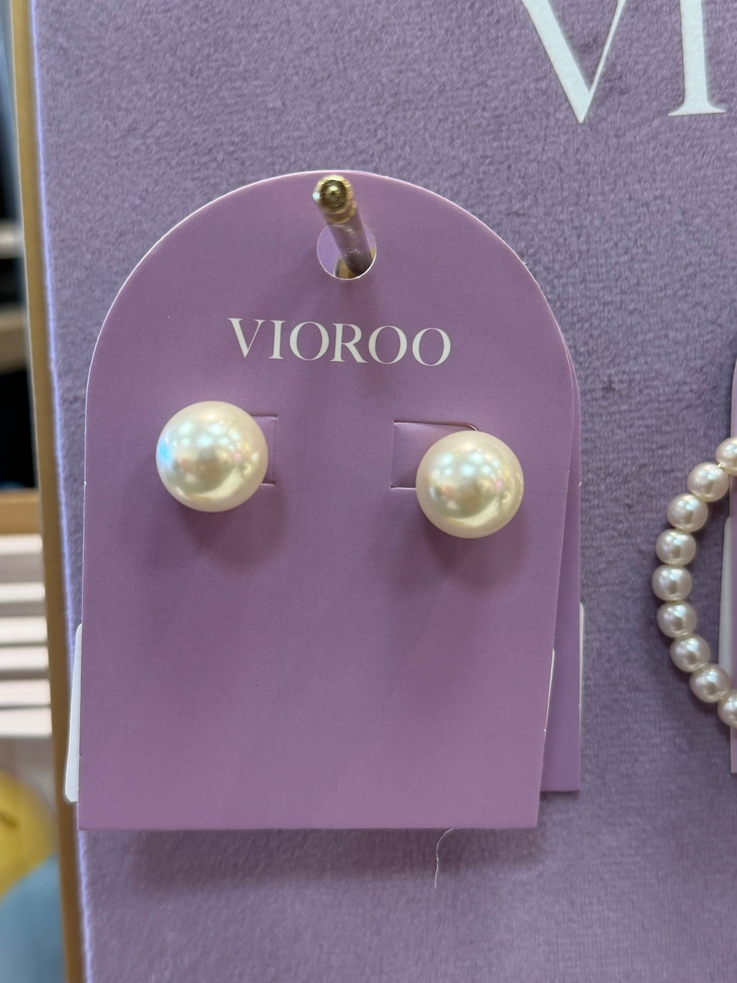 Chunky pearl earrings