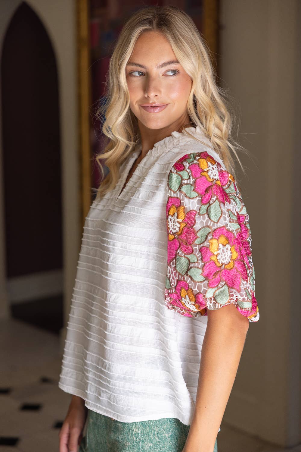 VOY - 36570 Floral Embroidered Short Bubble Sleeve Top: White, S