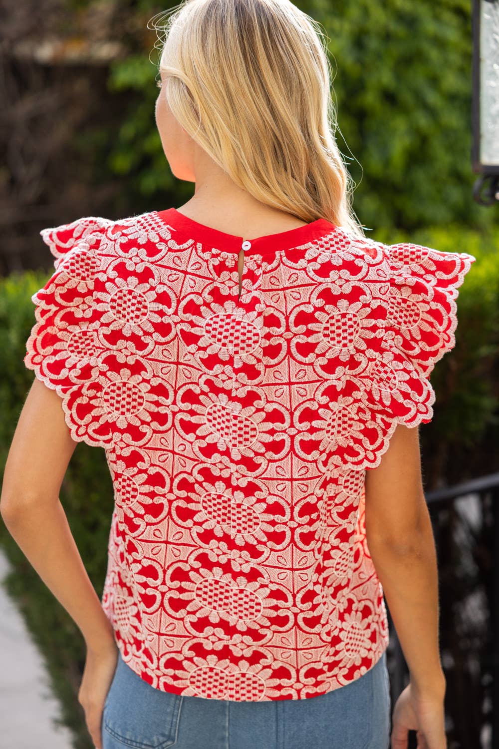 VOY - Scallop Ruffle Detail Floral Embroidered Top: Red, S