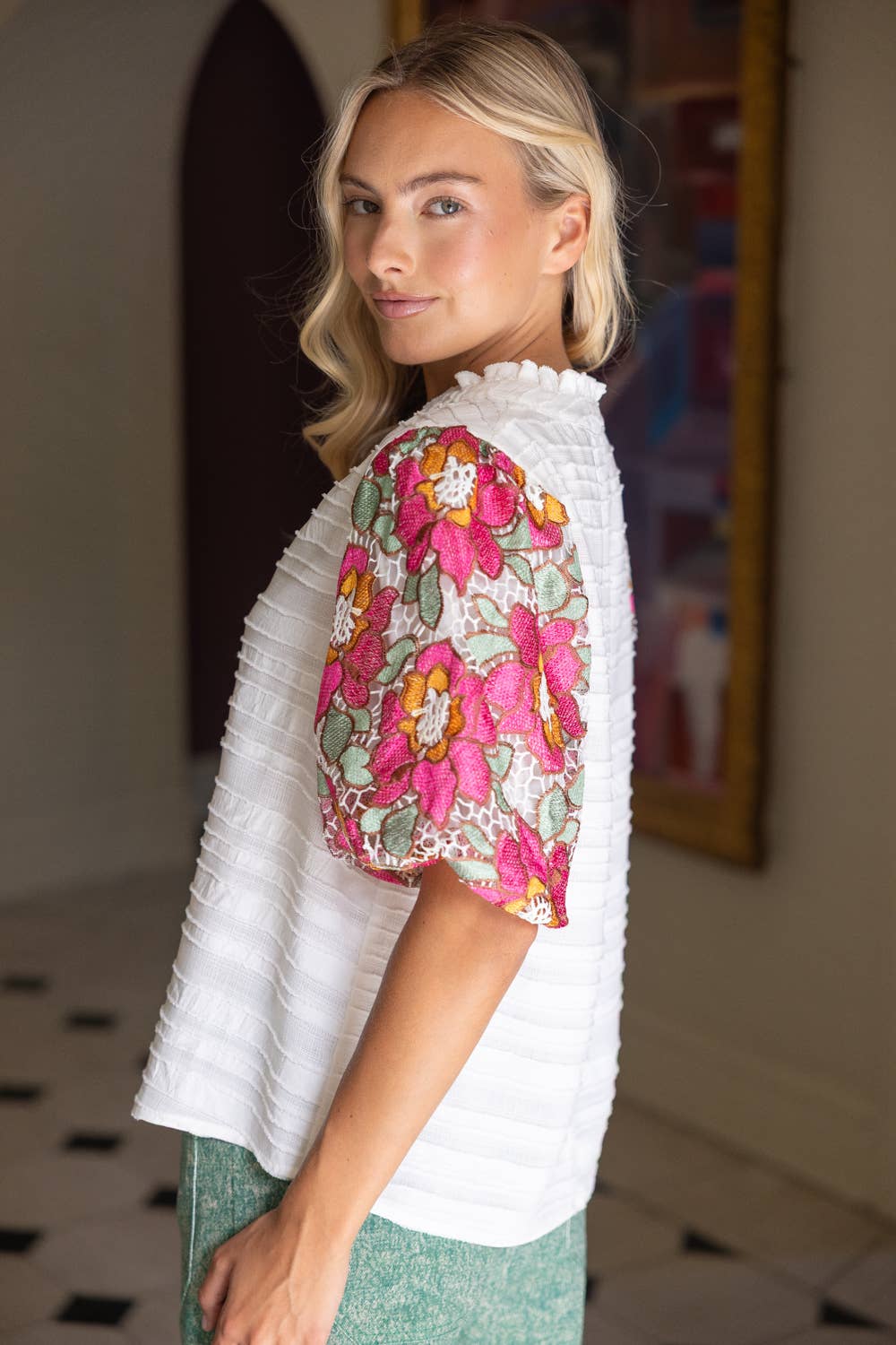 VOY - 36570 Floral Embroidered Short Bubble Sleeve Top: White, M